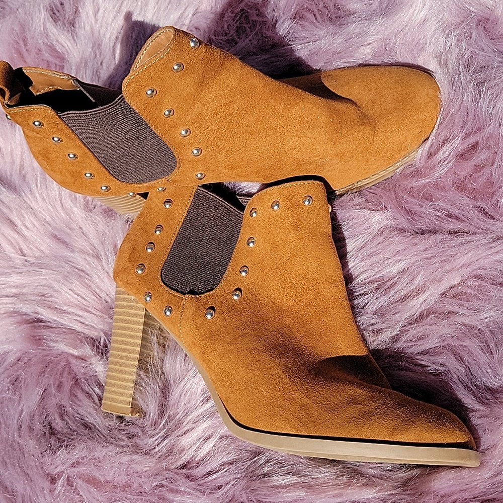 The "it" fall boot. - Picture 2 of 6